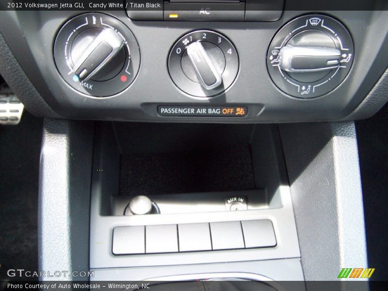 Candy White / Titan Black 2012 Volkswagen Jetta GLI