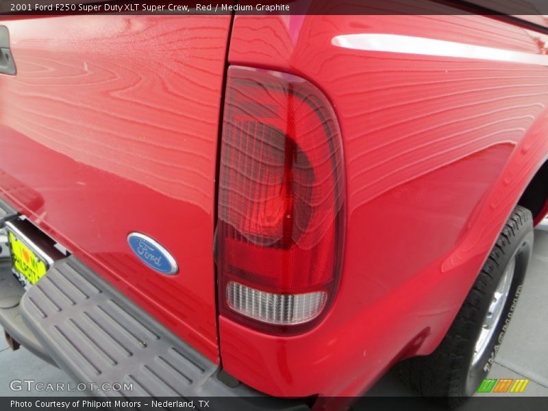 Red / Medium Graphite 2001 Ford F250 Super Duty XLT Super Crew