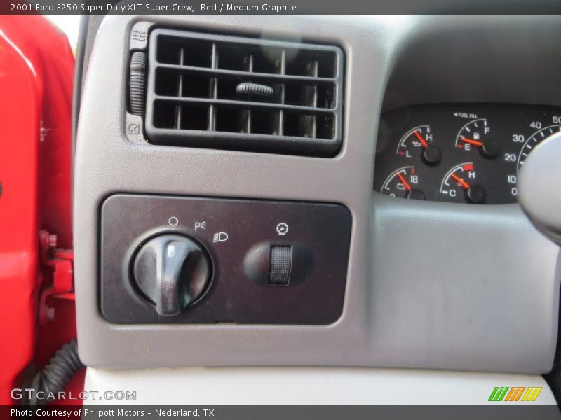 Controls of 2001 F250 Super Duty XLT Super Crew