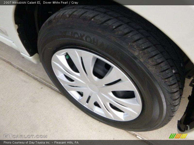 Dover White Pearl / Gray 2007 Mitsubishi Galant ES