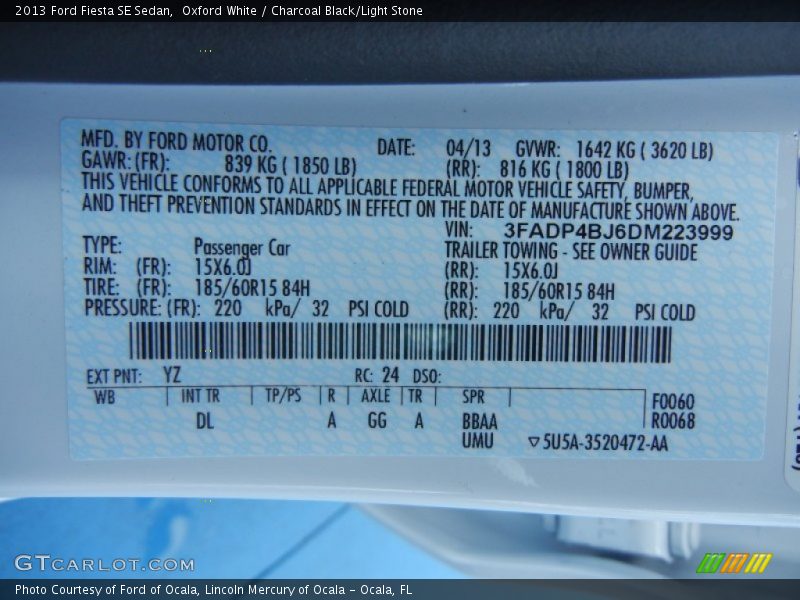 Oxford White / Charcoal Black/Light Stone 2013 Ford Fiesta SE Sedan