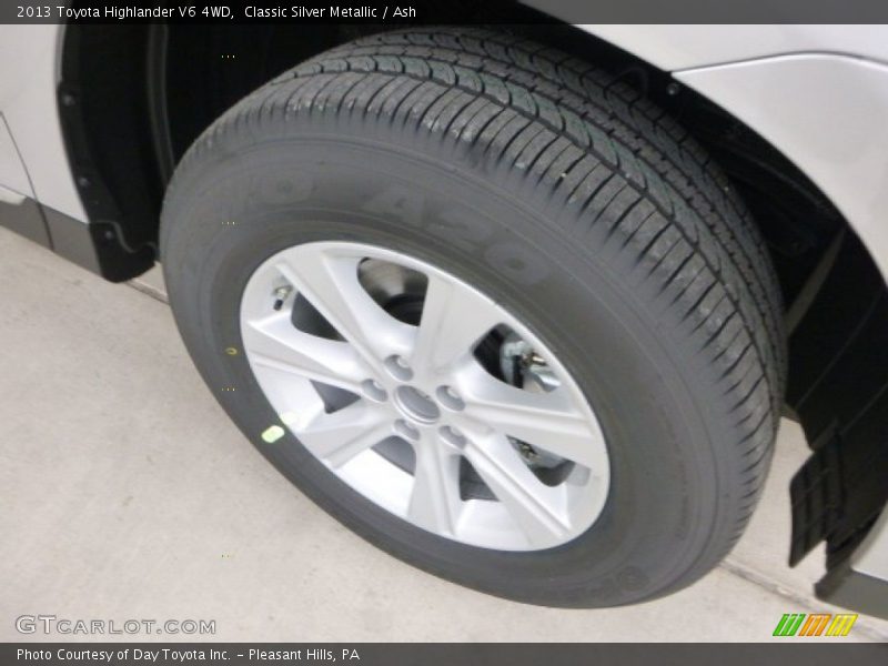 Classic Silver Metallic / Ash 2013 Toyota Highlander V6 4WD