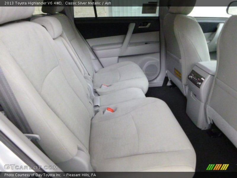 Classic Silver Metallic / Ash 2013 Toyota Highlander V6 4WD