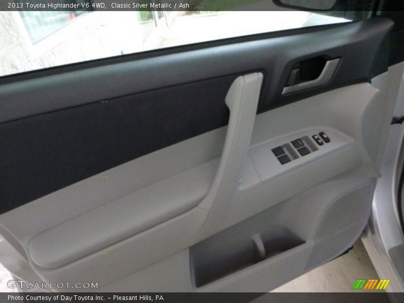 Classic Silver Metallic / Ash 2013 Toyota Highlander V6 4WD