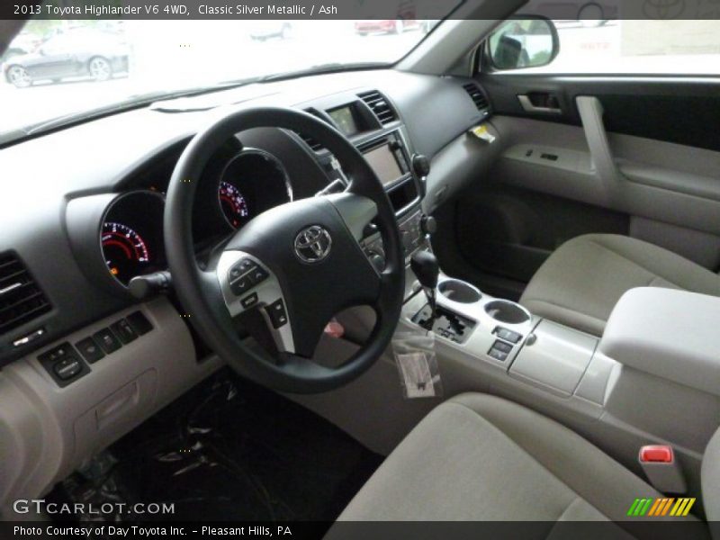 Classic Silver Metallic / Ash 2013 Toyota Highlander V6 4WD