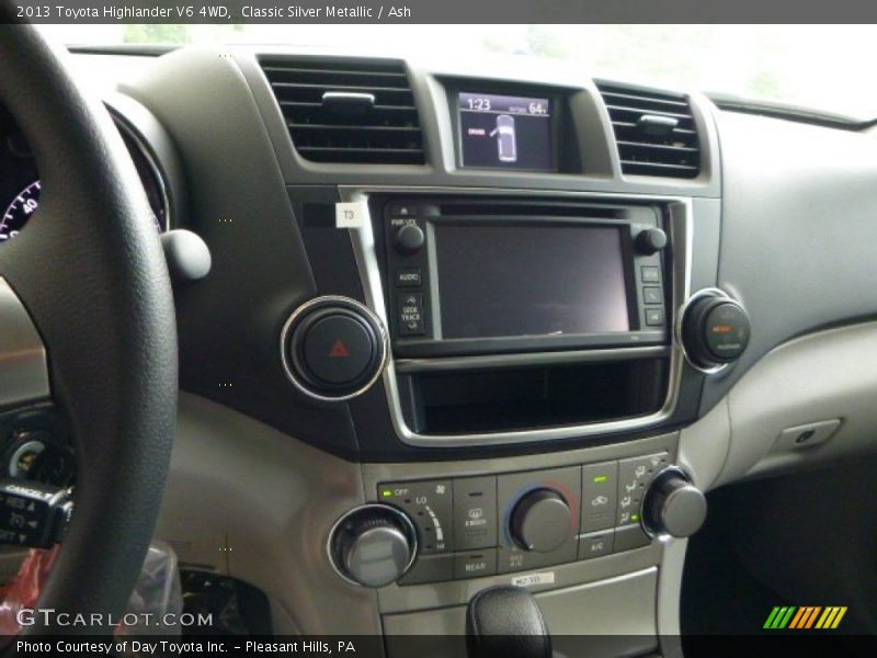 Classic Silver Metallic / Ash 2013 Toyota Highlander V6 4WD