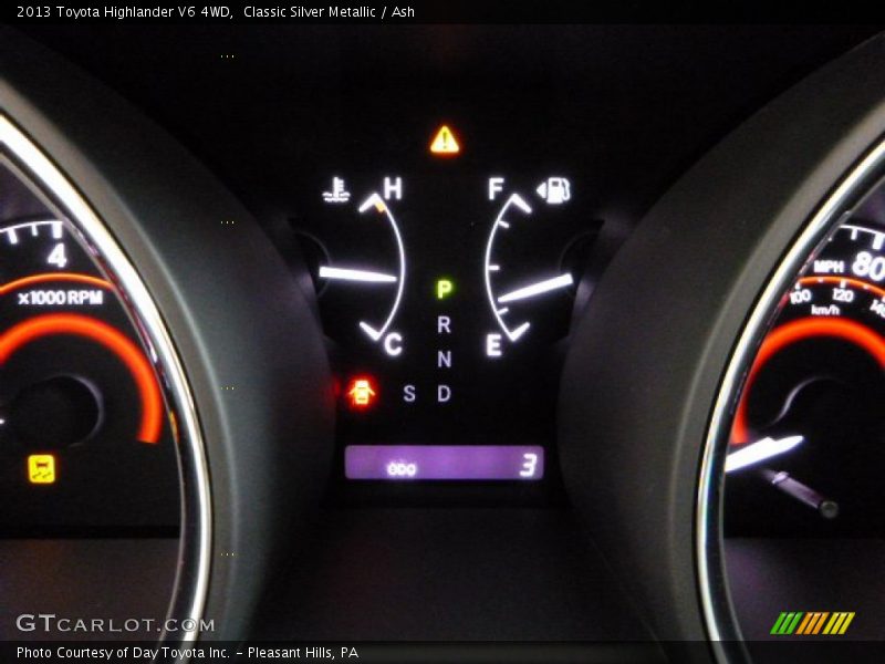 Classic Silver Metallic / Ash 2013 Toyota Highlander V6 4WD