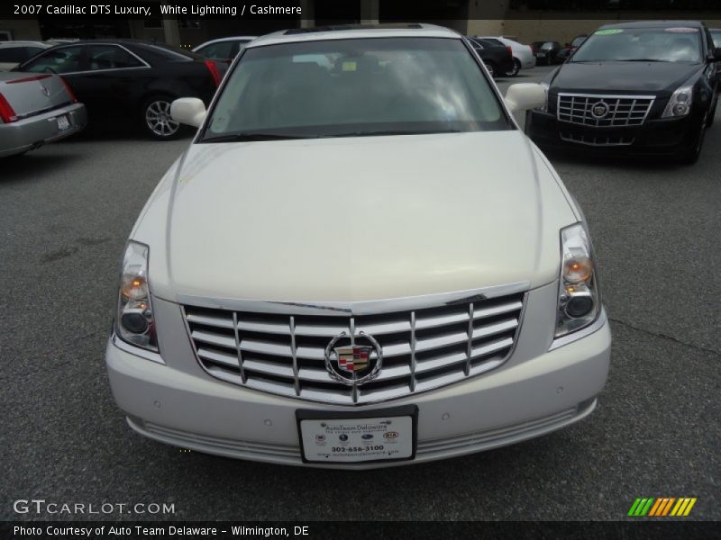 White Lightning / Cashmere 2007 Cadillac DTS Luxury