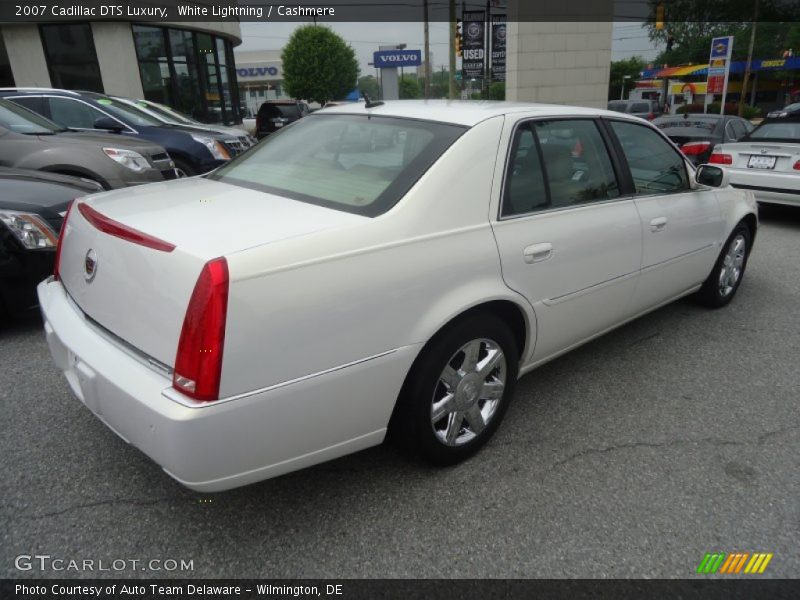 White Lightning / Cashmere 2007 Cadillac DTS Luxury