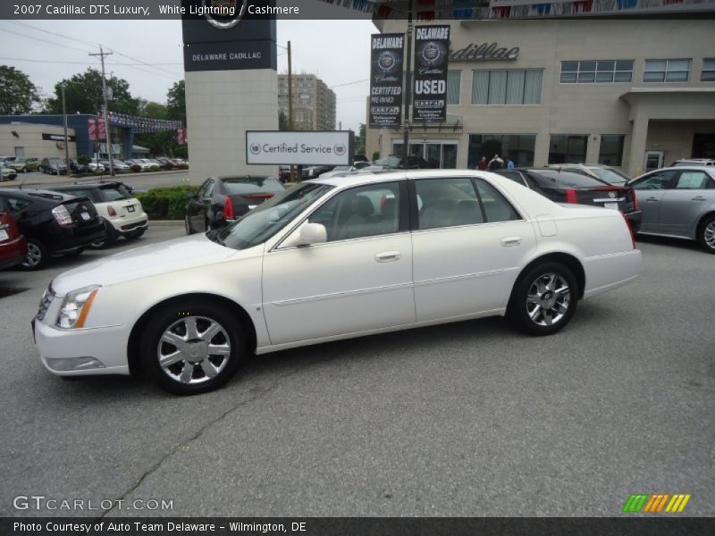 White Lightning / Cashmere 2007 Cadillac DTS Luxury