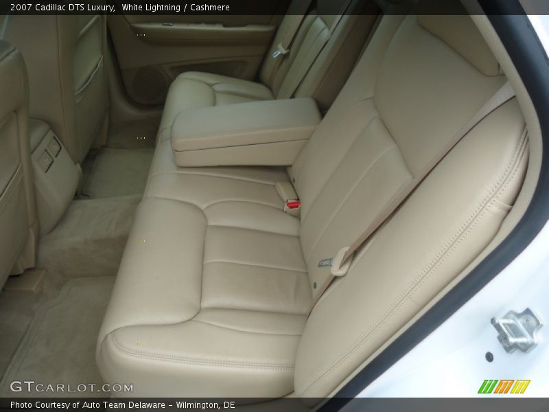 White Lightning / Cashmere 2007 Cadillac DTS Luxury