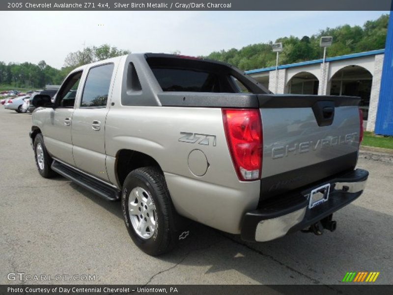 Silver Birch Metallic / Gray/Dark Charcoal 2005 Chevrolet Avalanche Z71 4x4