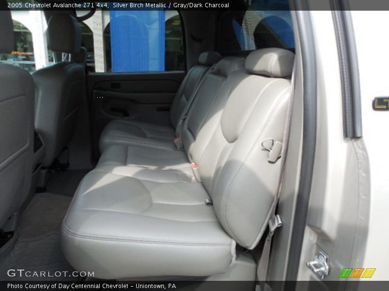 Silver Birch Metallic / Gray/Dark Charcoal 2005 Chevrolet Avalanche Z71 4x4