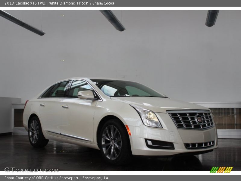 White Diamond Tricoat / Shale/Cocoa 2013 Cadillac XTS FWD