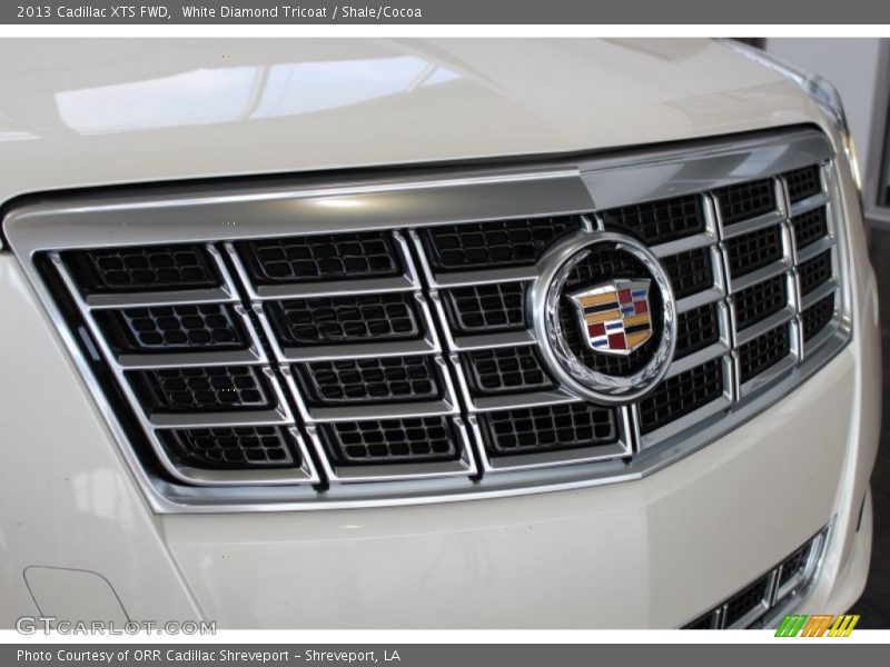 White Diamond Tricoat / Shale/Cocoa 2013 Cadillac XTS FWD