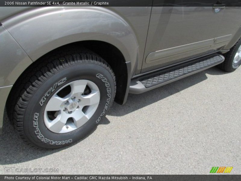 Granite Metallic / Graphite 2006 Nissan Pathfinder SE 4x4