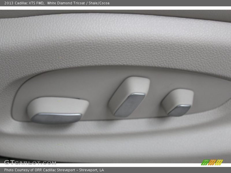 White Diamond Tricoat / Shale/Cocoa 2013 Cadillac XTS FWD