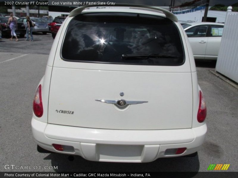 Cool Vanilla White / Pastel Slate Gray 2007 Chrysler PT Cruiser