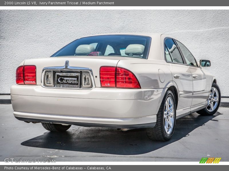 Ivory Parchment Tricoat / Medium Parchment 2000 Lincoln LS V8