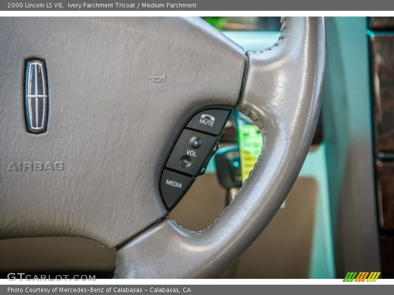 Controls of 2000 LS V8