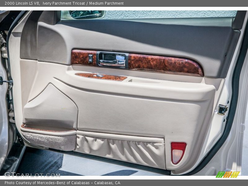 Door Panel of 2000 LS V8