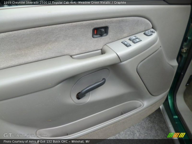 Door Panel of 1999 Silverado 2500 LS Regular Cab 4x4
