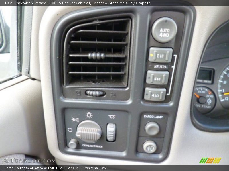 Controls of 1999 Silverado 2500 LS Regular Cab 4x4