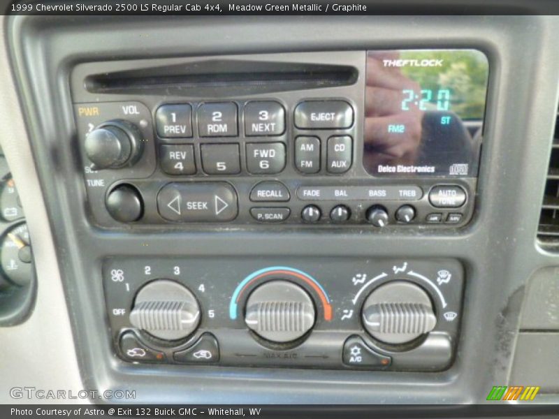Controls of 1999 Silverado 2500 LS Regular Cab 4x4