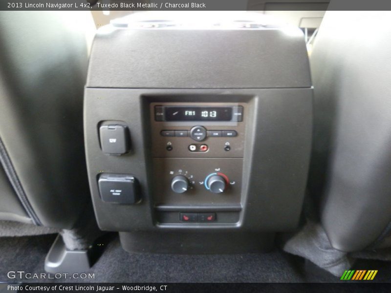 Tuxedo Black Metallic / Charcoal Black 2013 Lincoln Navigator L 4x2