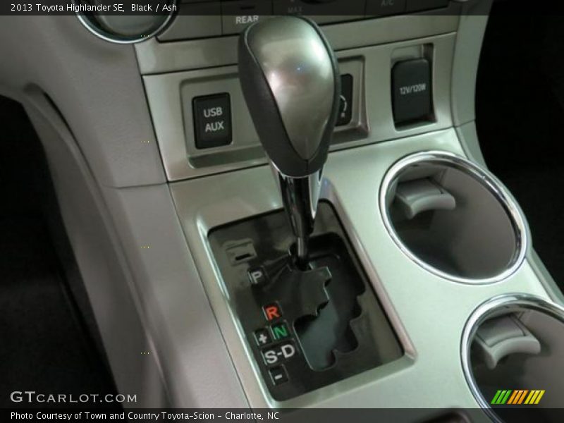 Black / Ash 2013 Toyota Highlander SE
