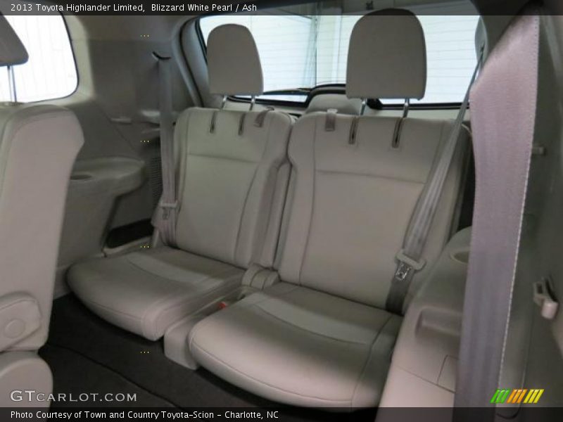Blizzard White Pearl / Ash 2013 Toyota Highlander Limited