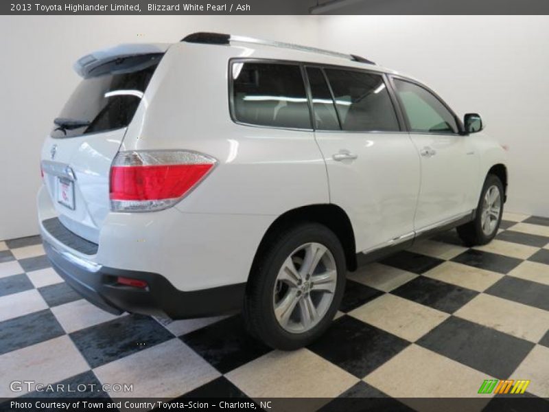Blizzard White Pearl / Ash 2013 Toyota Highlander Limited