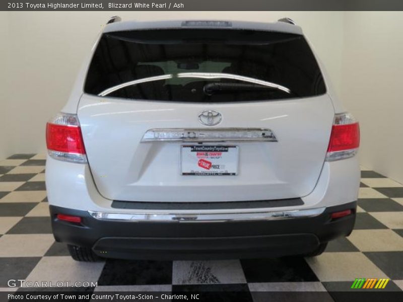 Blizzard White Pearl / Ash 2013 Toyota Highlander Limited