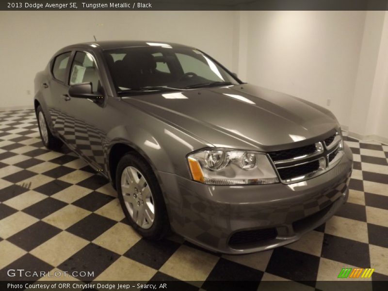 Tungsten Metallic / Black 2013 Dodge Avenger SE