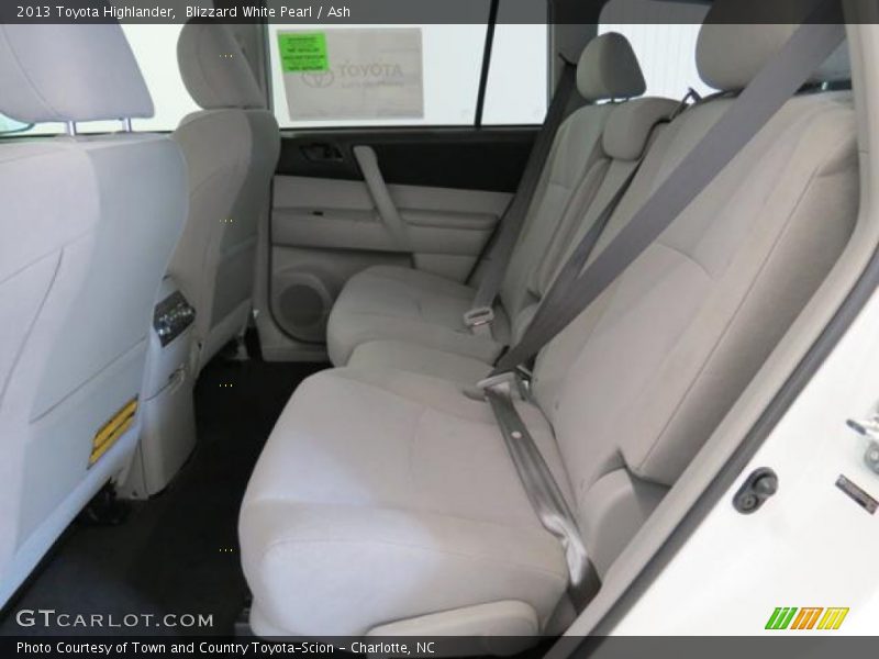 Blizzard White Pearl / Ash 2013 Toyota Highlander