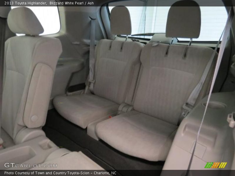 Blizzard White Pearl / Ash 2013 Toyota Highlander