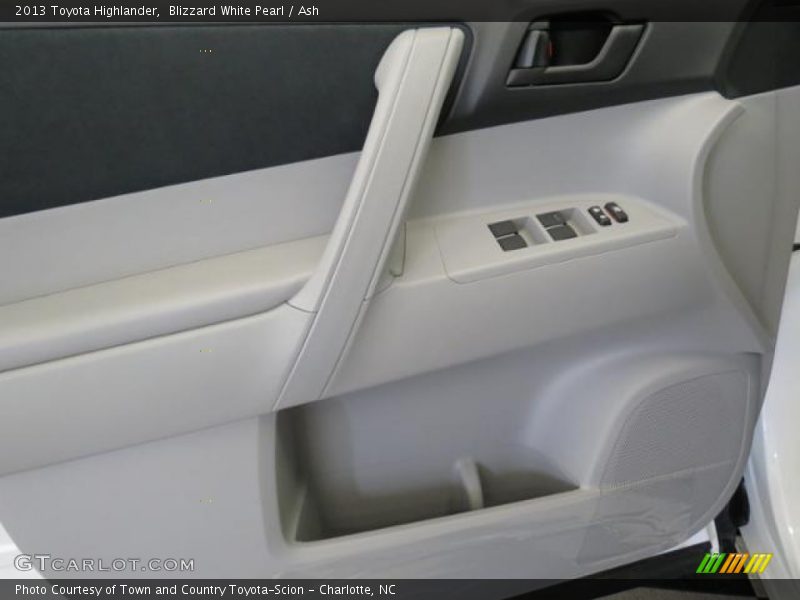 Blizzard White Pearl / Ash 2013 Toyota Highlander