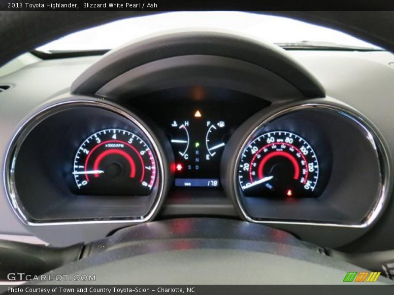 Blizzard White Pearl / Ash 2013 Toyota Highlander