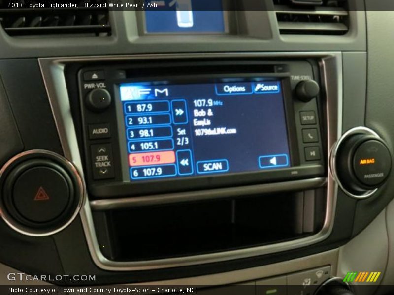 Blizzard White Pearl / Ash 2013 Toyota Highlander