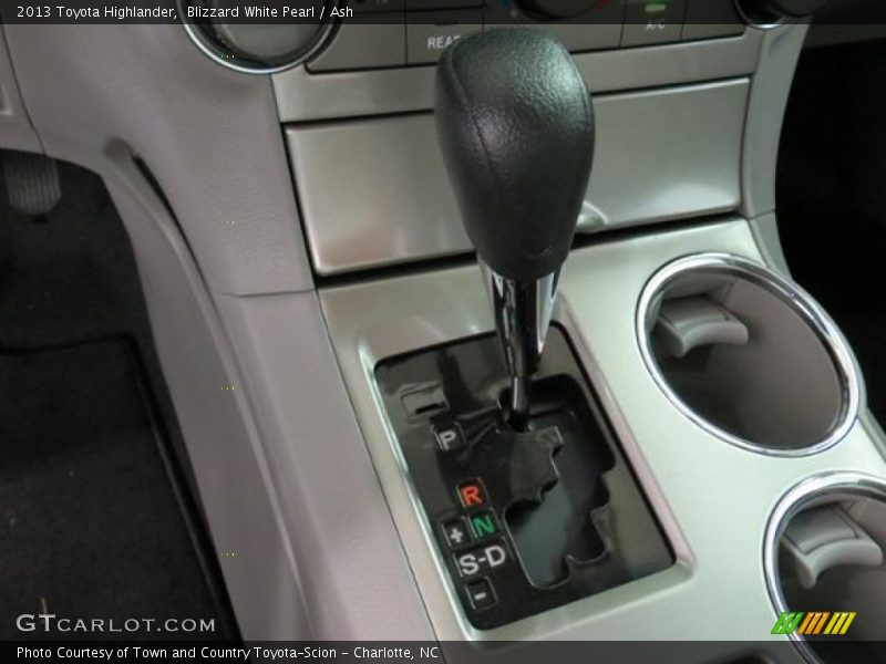 Blizzard White Pearl / Ash 2013 Toyota Highlander