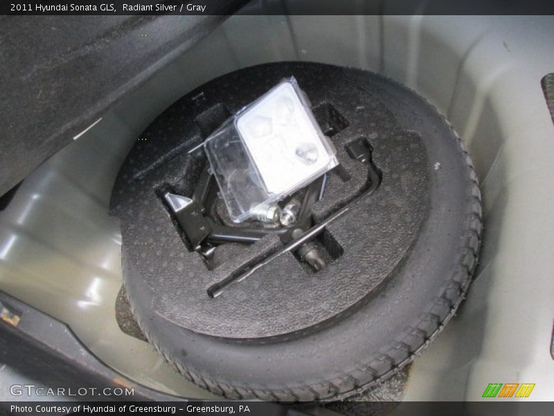 Radiant Silver / Gray 2011 Hyundai Sonata GLS