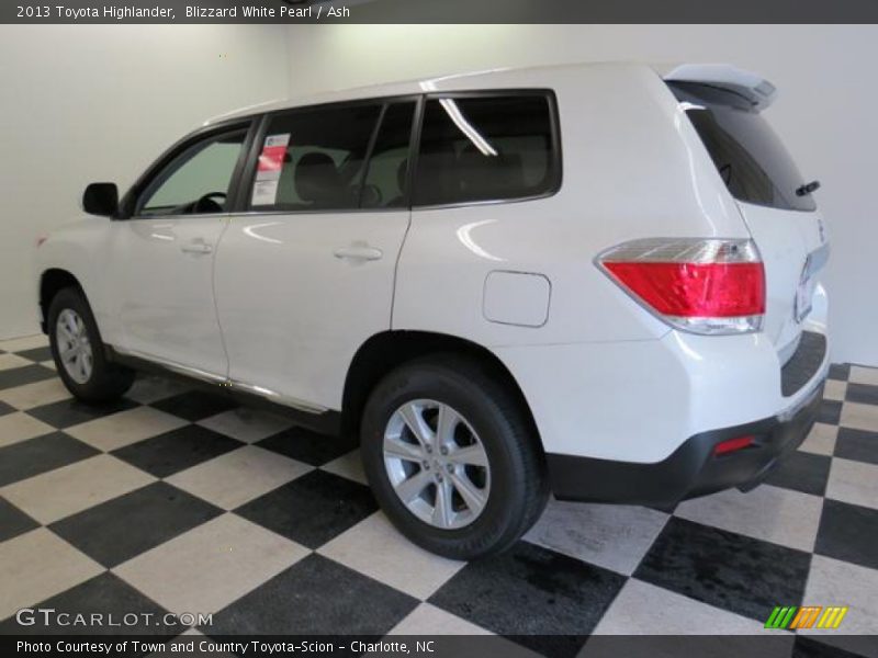 Blizzard White Pearl / Ash 2013 Toyota Highlander