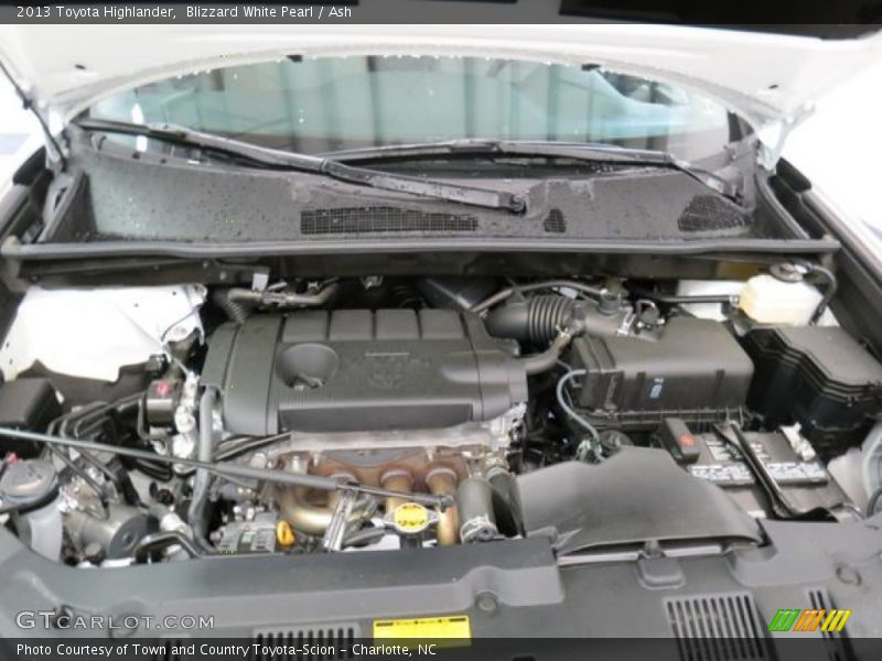 Blizzard White Pearl / Ash 2013 Toyota Highlander