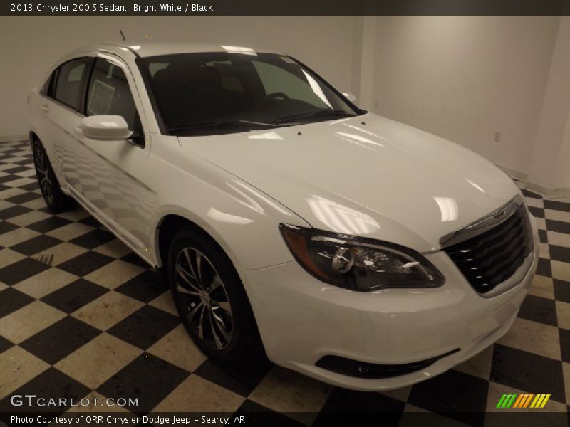 Bright White / Black 2013 Chrysler 200 S Sedan