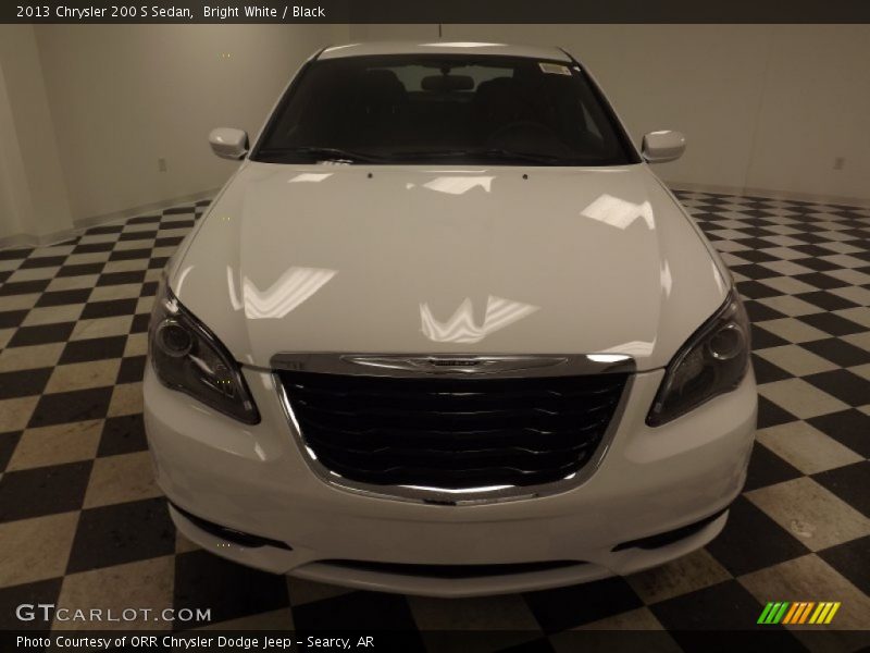 Bright White / Black 2013 Chrysler 200 S Sedan