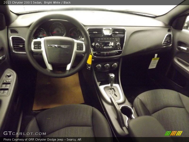 Bright White / Black 2013 Chrysler 200 S Sedan