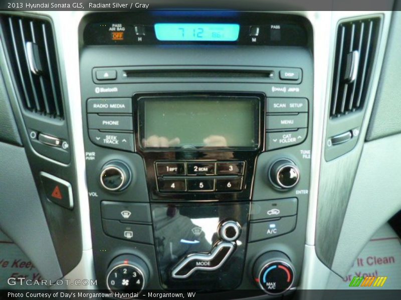 Radiant Silver / Gray 2013 Hyundai Sonata GLS
