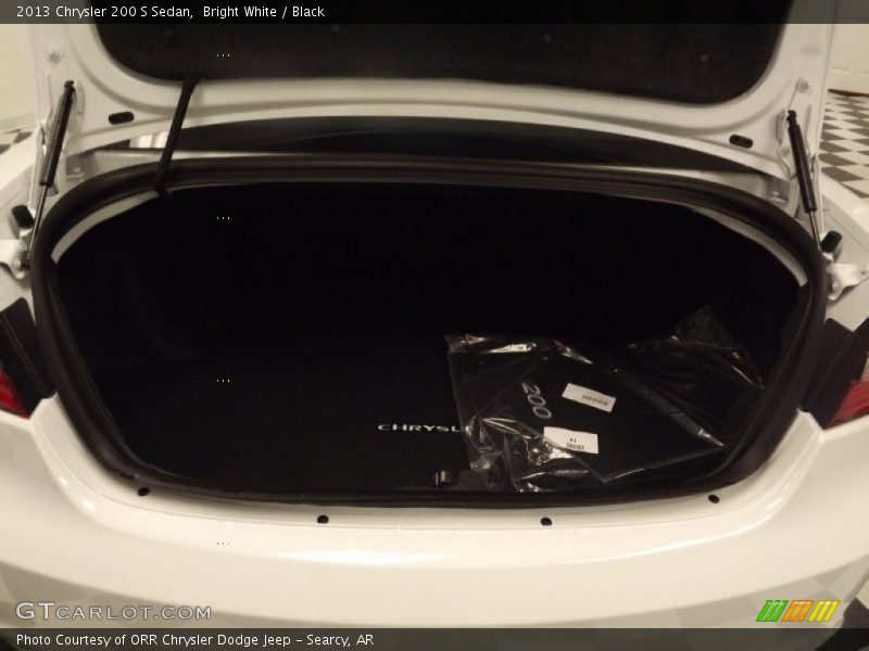 Bright White / Black 2013 Chrysler 200 S Sedan