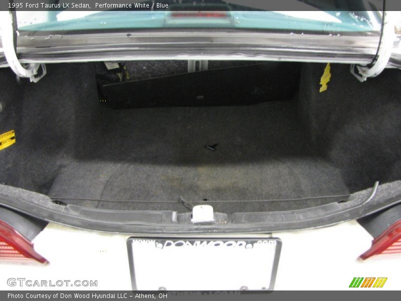Performance White / Blue 1995 Ford Taurus LX Sedan