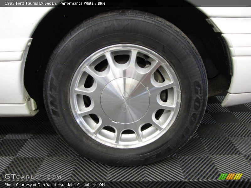  1995 Taurus LX Sedan Wheel